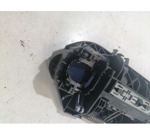 Ручка двери передняя правая (наружная)