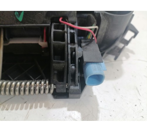 Ручка двери передняя правая (наружная)