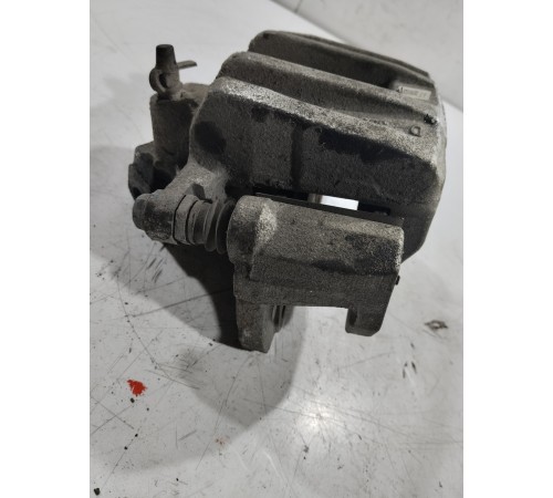 Суппорт передний правый