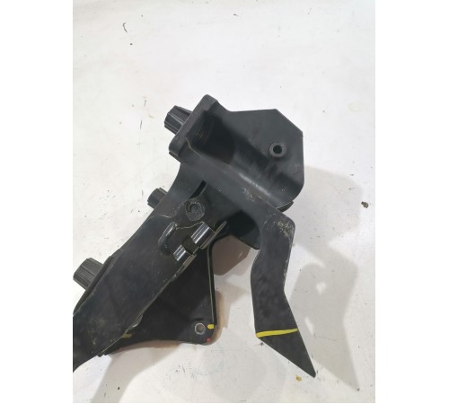 Педаль тормоза 