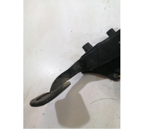 Педаль тормоза 