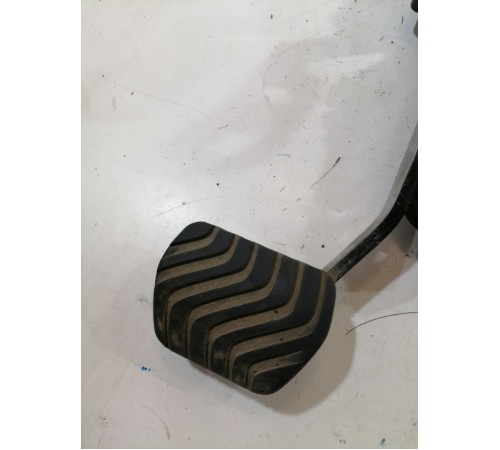 Педаль тормоза 