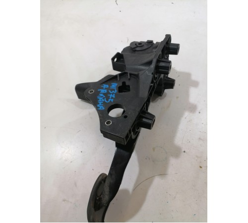 Педаль тормоза 