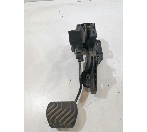 Педаль тормоза 