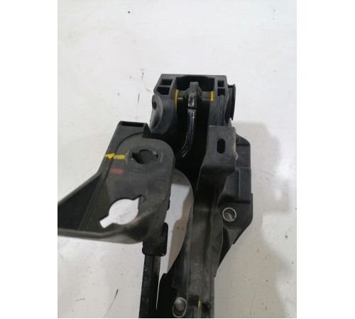 Педаль тормоза 