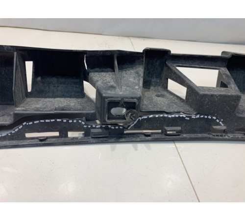 Опорный кронштейн заднего бампера