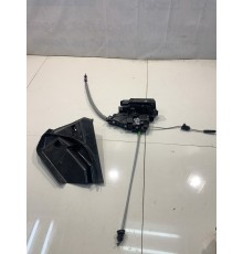 Замок двери (задний, правый)