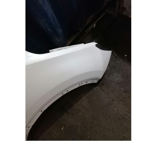 Крыло переднее правое