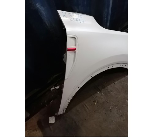 Крыло переднее правое