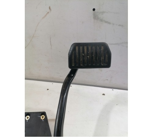 Педаль тормоза