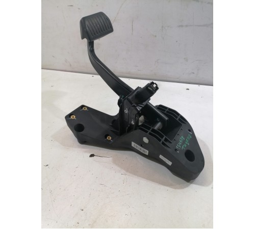 Педаль тормоза