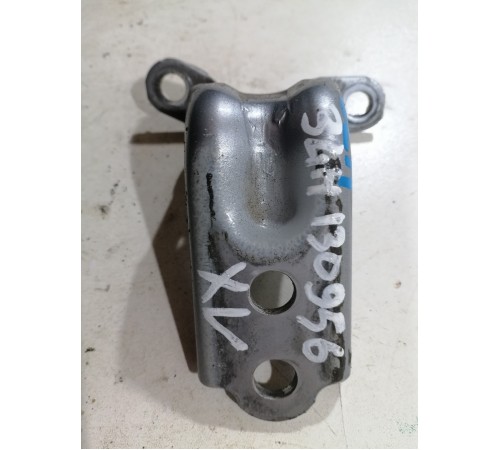 Петля двери задняя правая