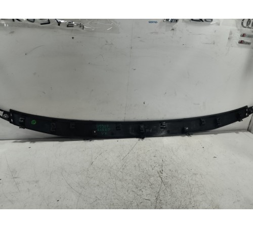 Накладка крышки багажника