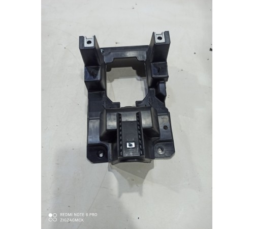 Кронштейн(крепление) центральной консоли