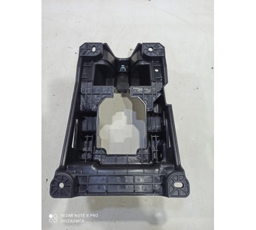 Кронштейн(крепление) центральной консоли