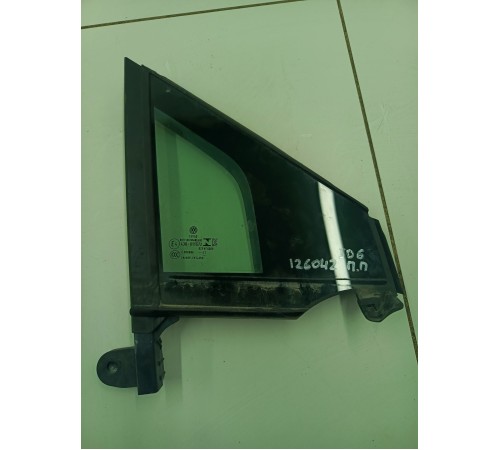 Глухое стекло форточка переднее правое