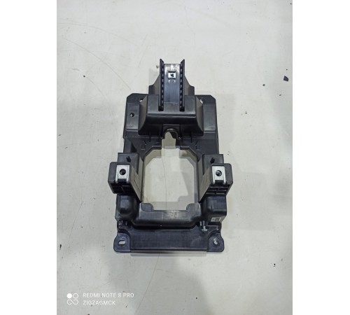 Кронштейн(крепление) центральной консоли