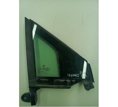 Глухое стекло форточка переднее правое