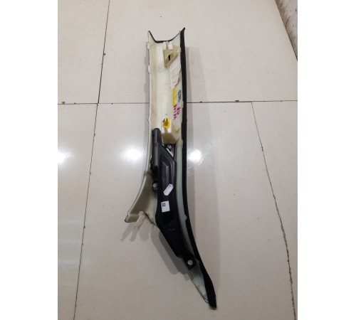 Обшивка стойки (передняя, правая)