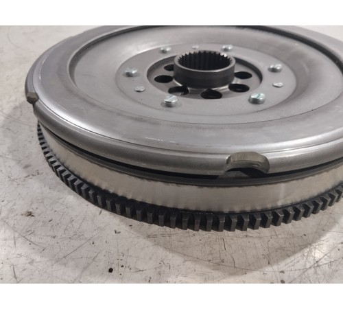 Маховик двигателя