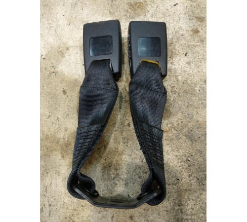 Ответная часть задних ремней безопасности