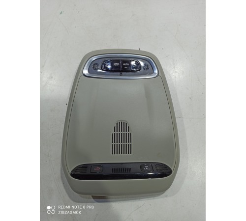 Плафон внутреннего освещения(передний)