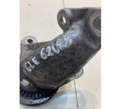 Ролик-натяжитель с кронштейном