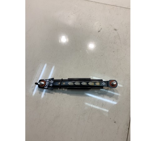 Регулятор высоты ремня безопасности (правый)