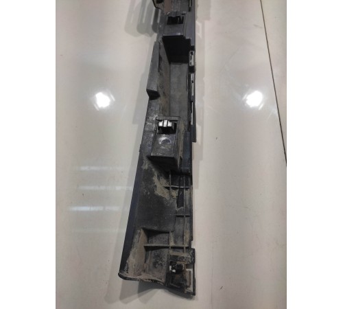 Кронштейн накладки на порог (наружней) задний правый