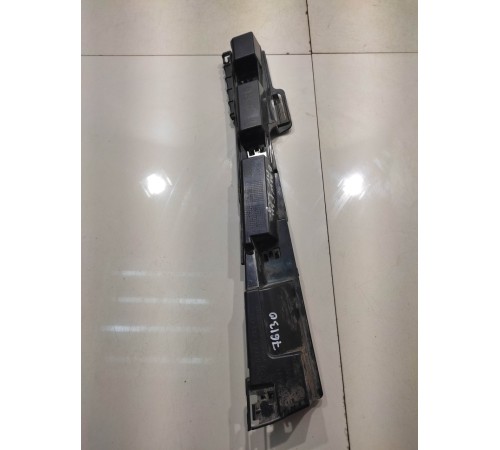 Кронштейн накладки на порог (наружней) задний правый