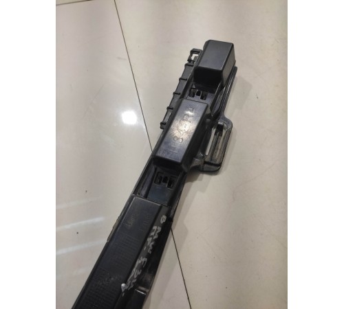 Кронштейн накладки на порог (наружней) задний правый