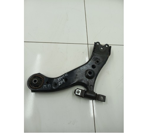 Рычаг передний правый
