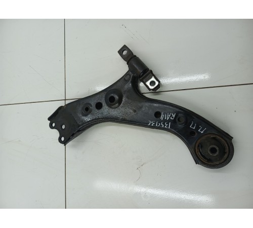 Рычаг передний правый