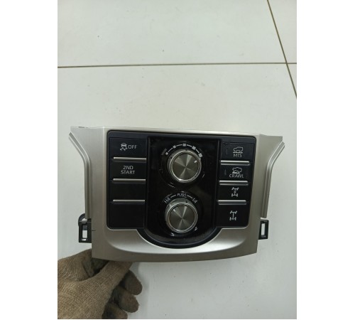 Блок кнопок управления полным приводом (подвеской)