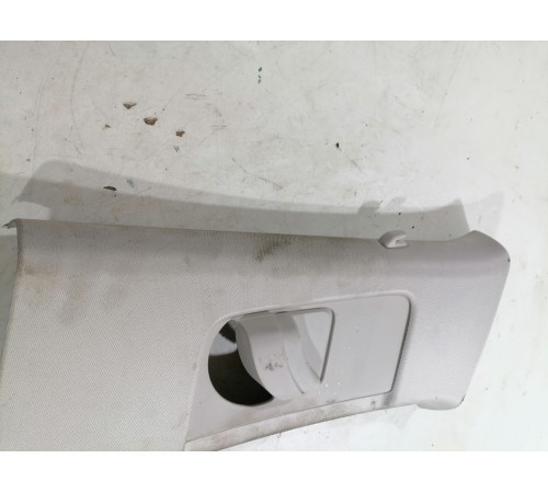 Накладка центральной стойки левая