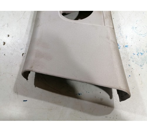 Накладка центральной стойки левая