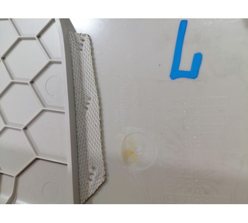 Накладка центральной стойки левая