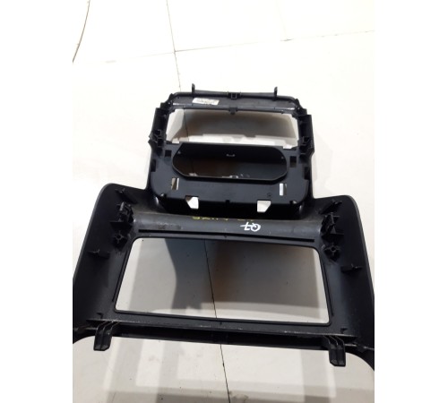 Накладка центральной консоли (задняя)