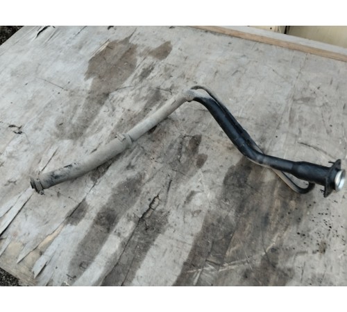 Горловина топливного бака