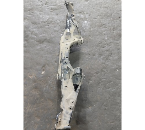 Балка подвески задняя (подрамник)