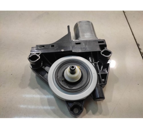 Моторчик стеклоподъемника (задний, левый)