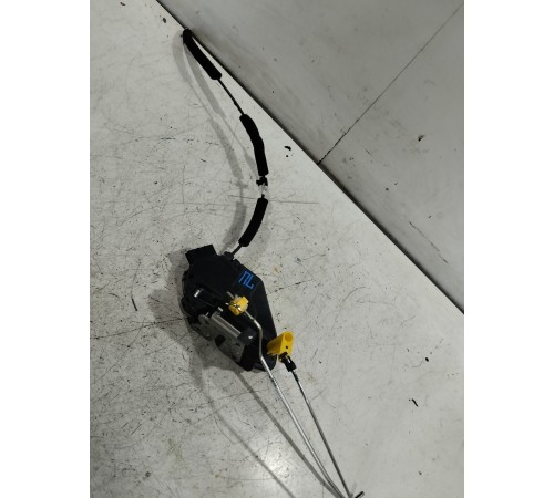 Замок двери передний левый