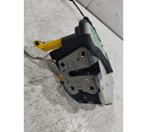 Замок двери передний левый