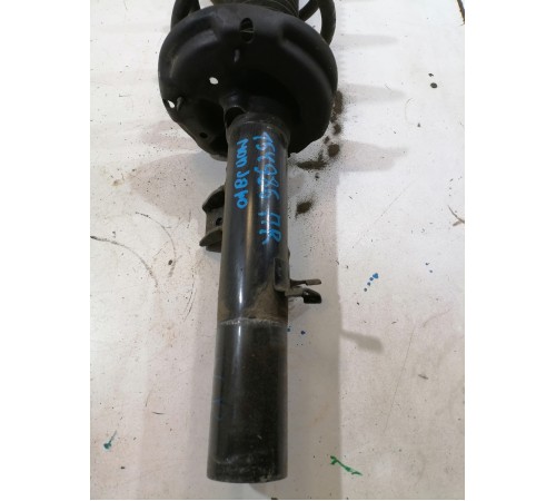 Амортизатор подвески передний правый в сборе