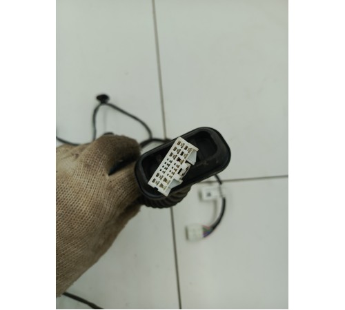 Электропроводка двери задняя левая