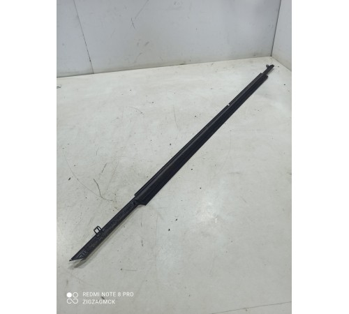 Уплотнитель стекла (передний левый наружный)