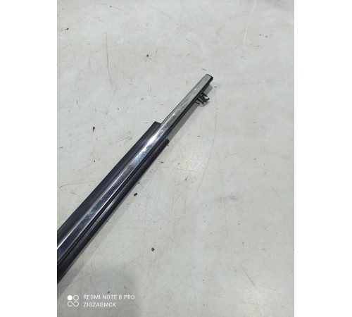 Уплотнитель стекла (передний левый наружный)