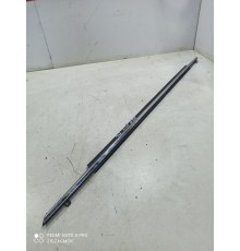 Уплотнитель стекла (передний левый наружный)