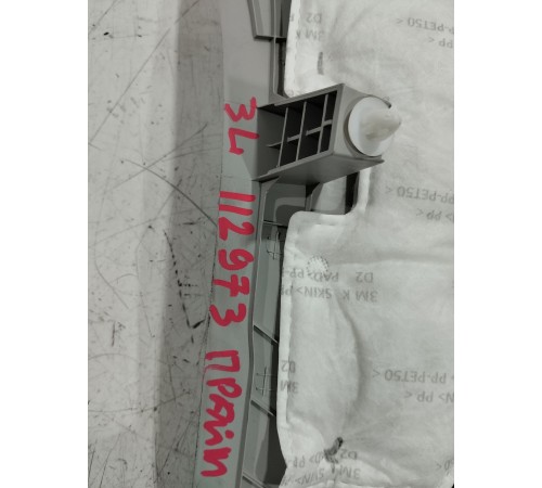 Обшивка задней стойки левая