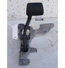 Педаль тормоза